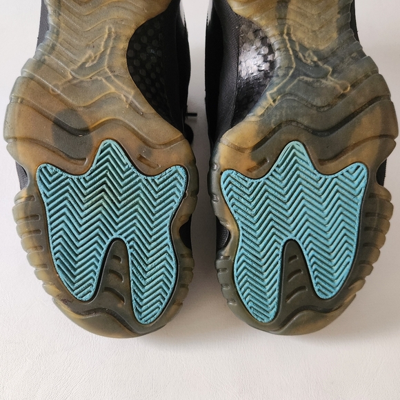 Air Jordan 11 "Gamma" Black Patent Leather Sneakers - Picture 11 of 15